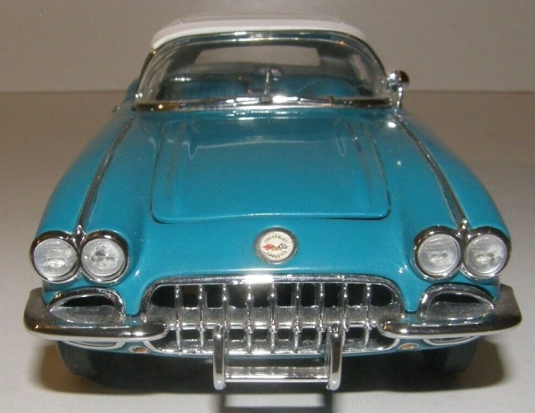 Franklin Mint Chevrolet Corvette Convertible 1960 DieCast Model in original box (7518)